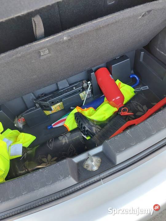 Piękny i zwinny Suzuki Splash Opel Agila Mały 1000cm3