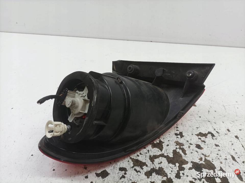 LAMPA TYŁ PRAWA EU Seat Toledo III 20052009