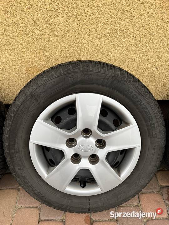 Koła zimowe Kia Venga 195 65 R15 IX20 Żychlin sprzedam