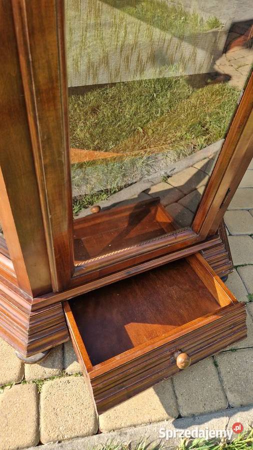 Stylowa drewniana włoska serwantka witryna