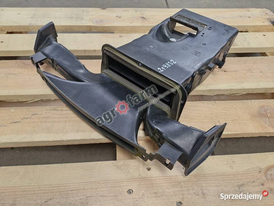 Obudowa kanału wentylacyjnego John Deere 6010 Części i osprzęt rolniczy Byków sprzedam