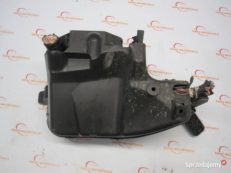 MAZDA 3 III 14r skrzynka bezpieczników