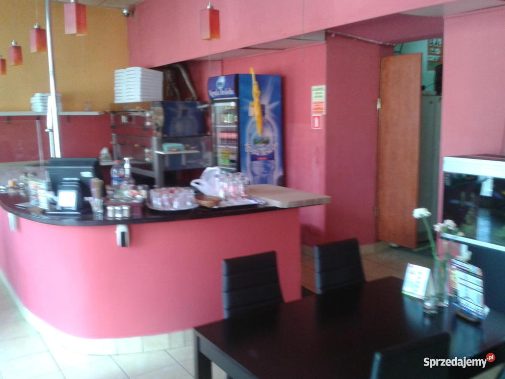 Odstąpię dobrze prosperującą pizzerię w Piotrkow Ilość pomieszczeń 7