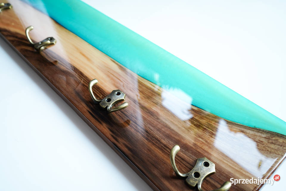 Wieszak ścienny turkusowy z drewna i żywicy 20cm Warszawa