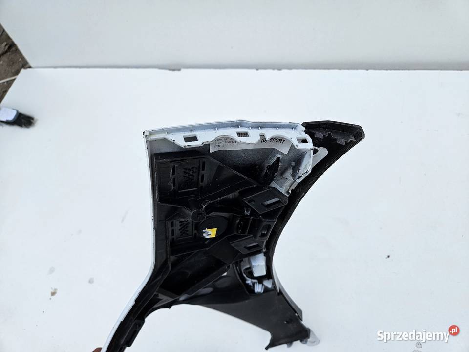 RENAULT MEGANE ETECH NAROŻNIK PRAWY ZDERZAKA Listwy i nakładki Międzychód