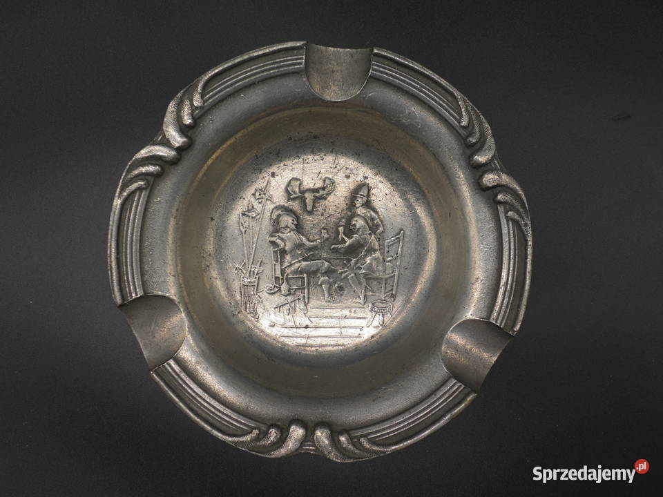 Popielniczka z cyny zdobiona Raszków