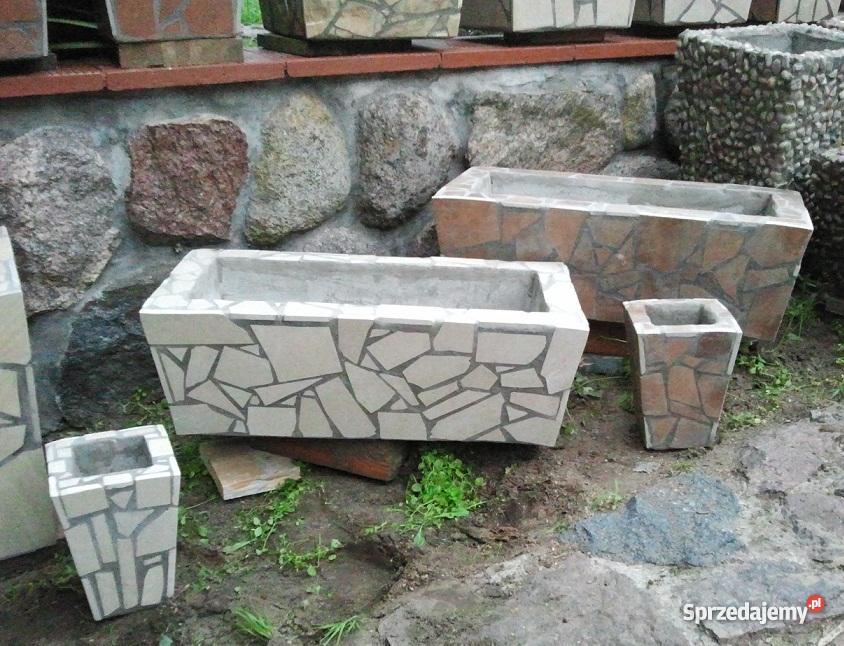 Donice z kamienia Pisz