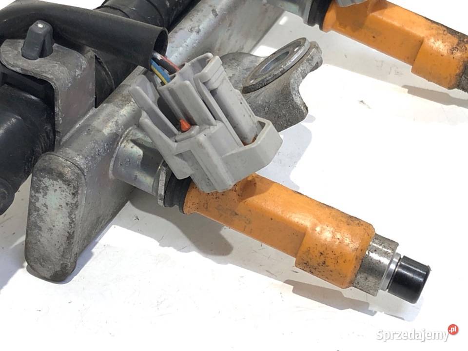 LISTWA WTRYSKOWA SUZUKI SWIFT III 13 92 osobowe