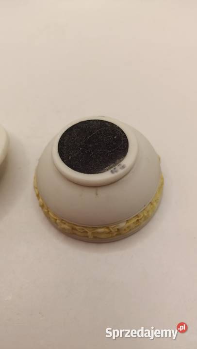 Pojemnik puzderko 3D kwiatowy bukiet Porcelana i szkło lubelskie Zamość