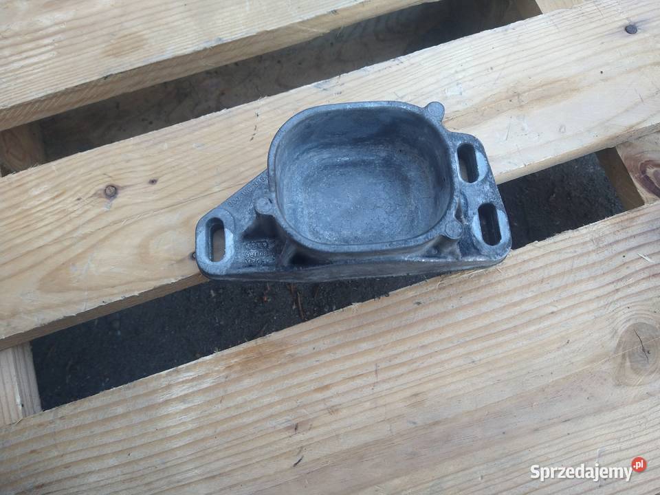 ŁapaUchwytMocowanie silnika 8D0 199 335Q