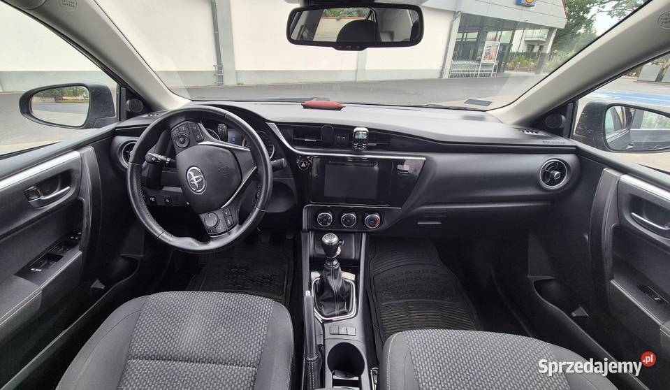 Toyota Corolla 16 Sedan 2018 pierwsza 132KM Piaseczno