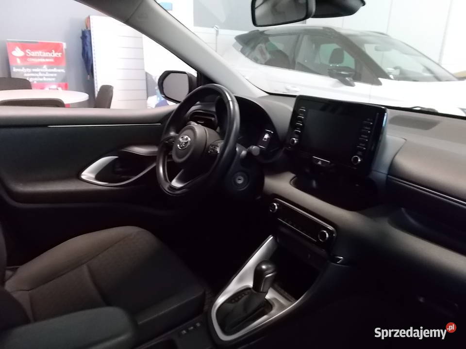 TOYOTA YARIS 15 benzhybrydaautomat 105000km Dębica