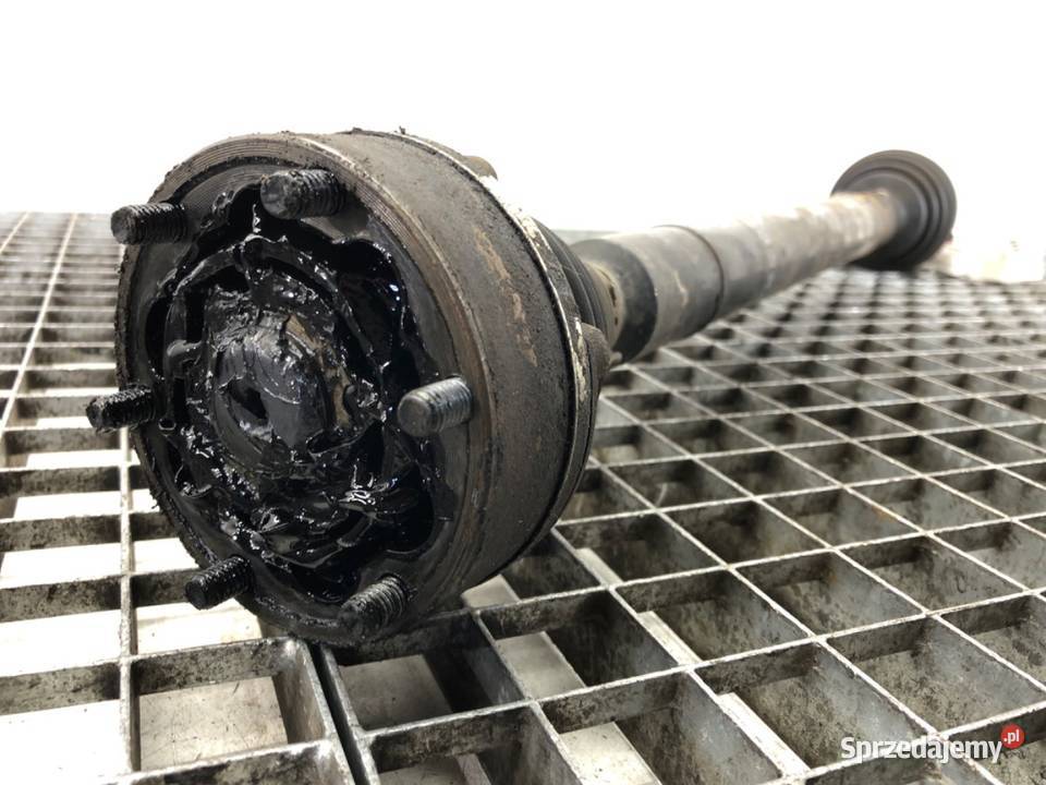 PÓŁOŚ PRAWY PRZÓD SKODA SUPERB II 16 105 0915 Układ napędowy sprzedam