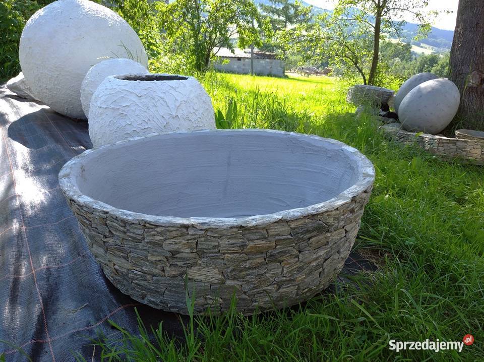 Duża owalna donica z kamienia naturalnego hit Architektura ogrodowa Długołęka-Świerkla