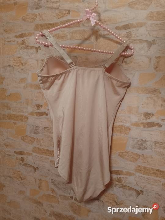 85E Triumph Ekskluzywne beżowe body modelujące z Miseczka E Kraków