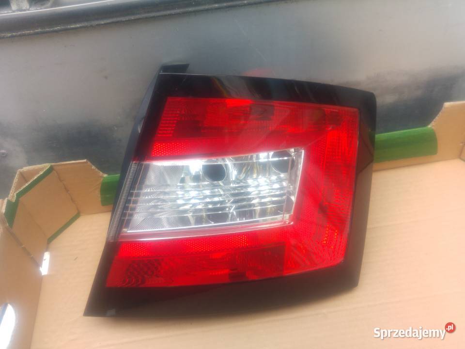 6V6945096 Lampa tył tylna prawa SKODA FABIA III lampy tylne Oświetlenie Dębno