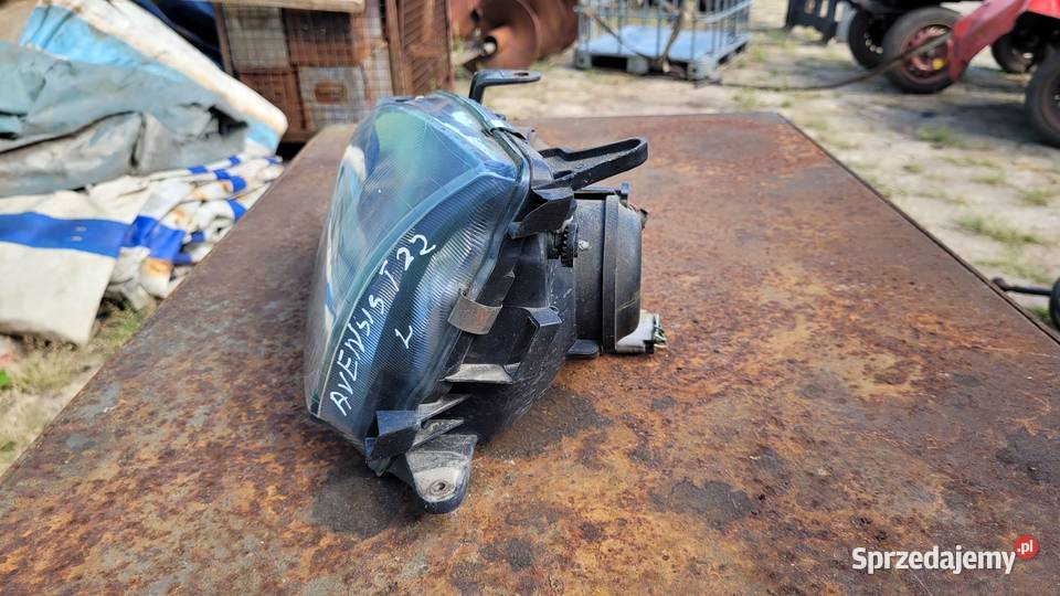 Lampa przednia lewa Toyota Avensis t22 Motoryzacja Łagów sprzedam