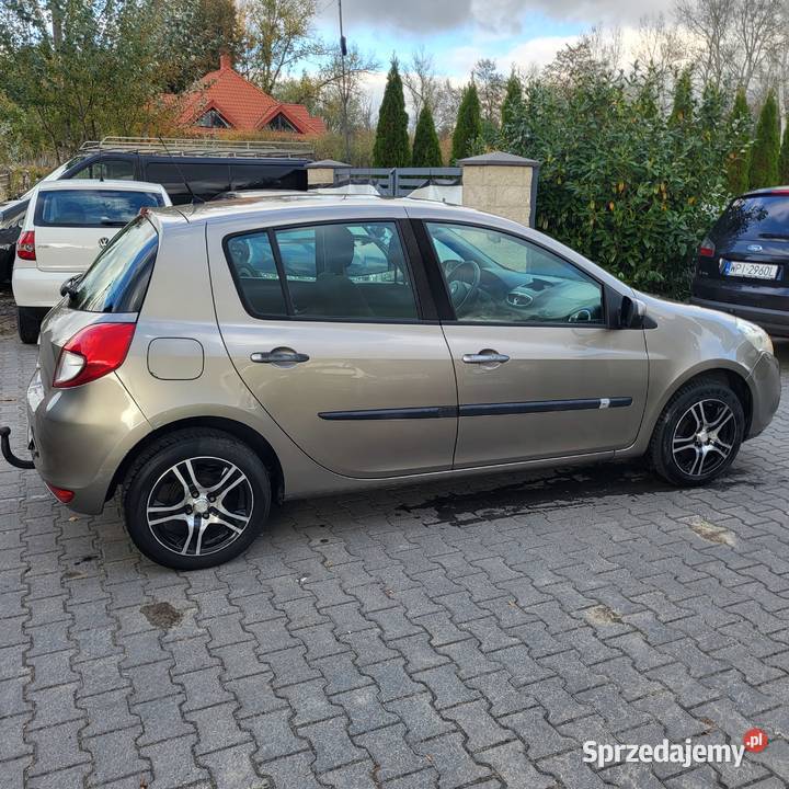 Renault Clio 12 16V super stan z Niemiec Rok produkcji 2010 Góra Kalwaria