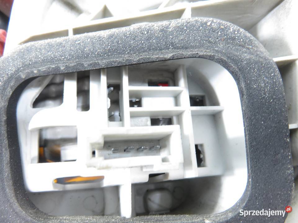 LAMPA LEWA TYLNA OPEL MERIVA B 21639009 małopolskie