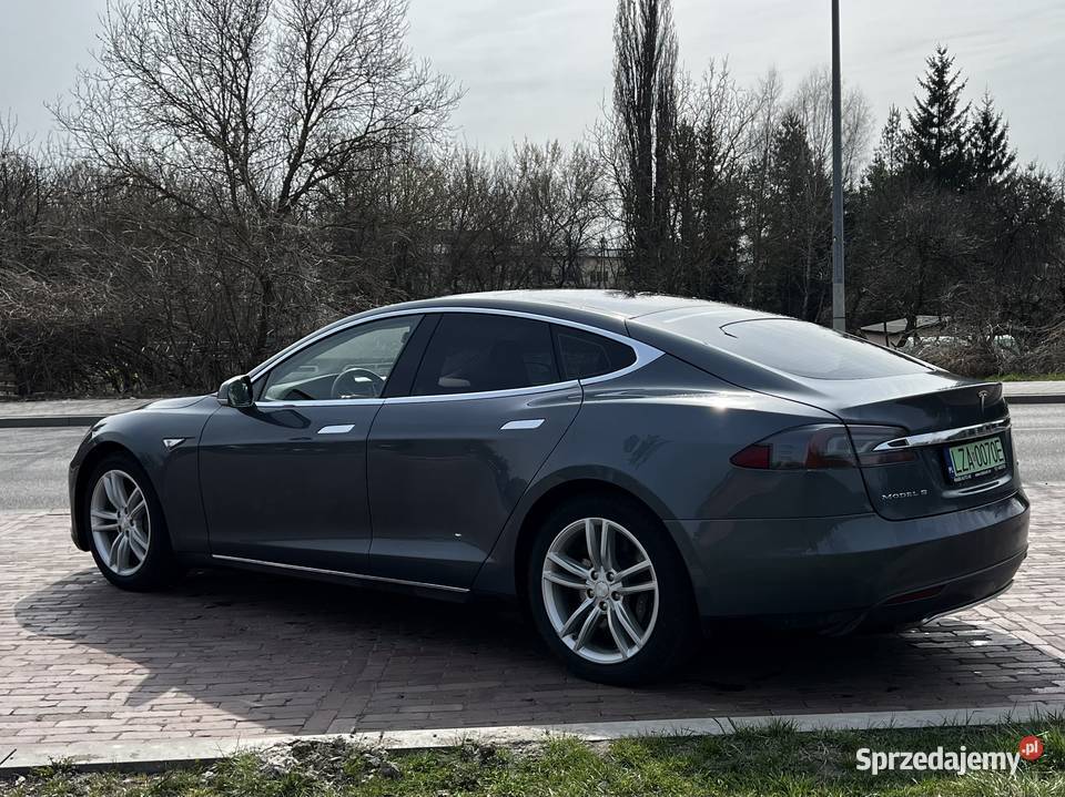 Tesla Model S 85 2014 darmowe ładowanie