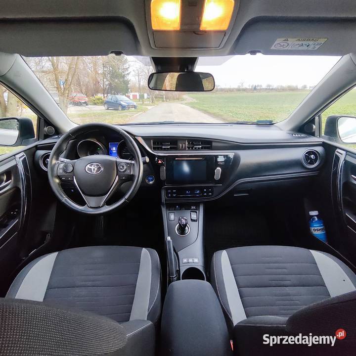 Toyota Auris hybryda gaz 2018r faktura VAT 23 dolnośląskie Strzegom