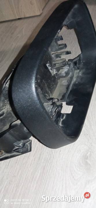 Ramka obudowa prawa lusterka Volvo V50 S40 C30 osobowe sprzedam