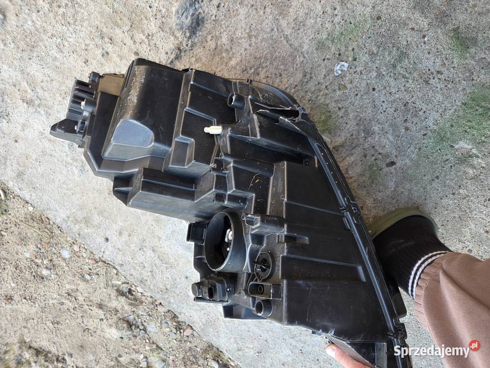 Peugeot 3008 5008 II lampa przednia prawa LED Grudziądz