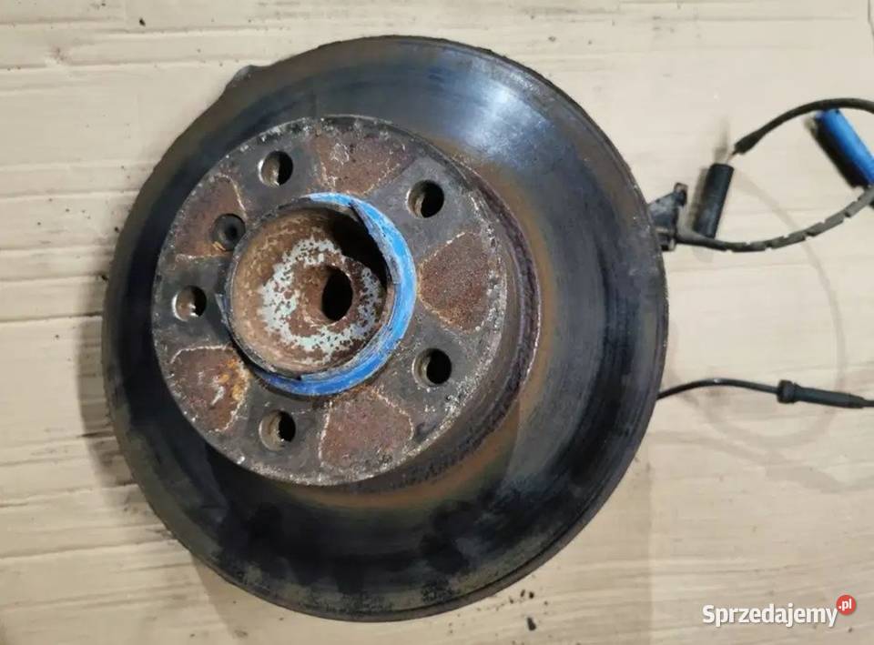 Zwrotnica piasta lewy przód BMW e39