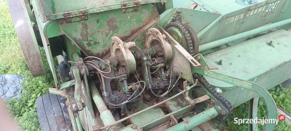Prasa John Deere 224t