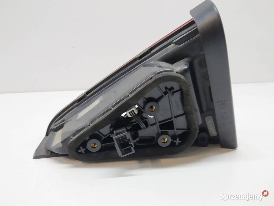 LAMPA TYŁ W KLAPĘ LEWA SEDAN EU 3V5945307D Skoda świętokrzyskie