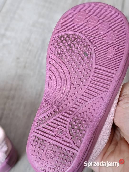 kapcie dziewczęce rozmiar 22 długość wkładki 115 dziewczynka wielkopolskie Poznań