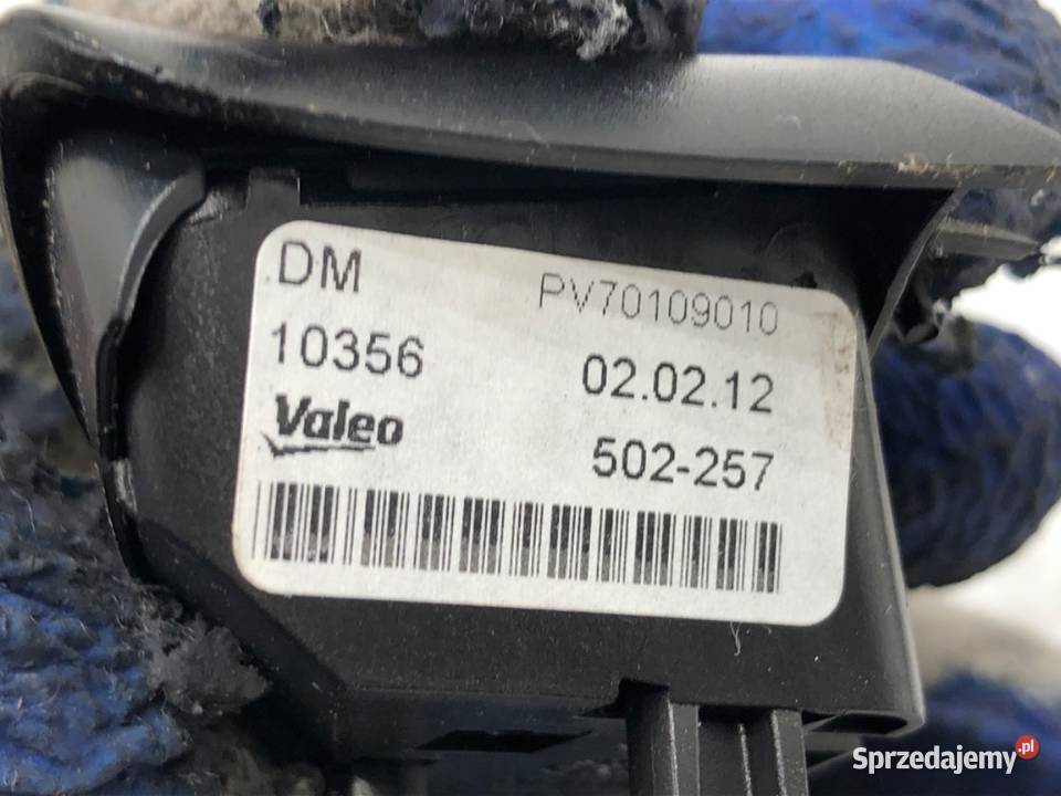 PRZEŁĄCZNIKI KIEROWNICY FIAT LINEA 70109010