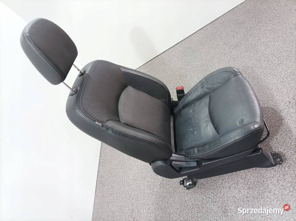 FOTELE PRAWY PASAŻERA SKÓRA GRZANY Mitsubishi świętokrzyskie sprzedam