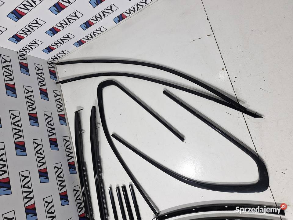 BMW F11 LISTWY ZEWNĘTRZNE SHADOWLINE CZARNY