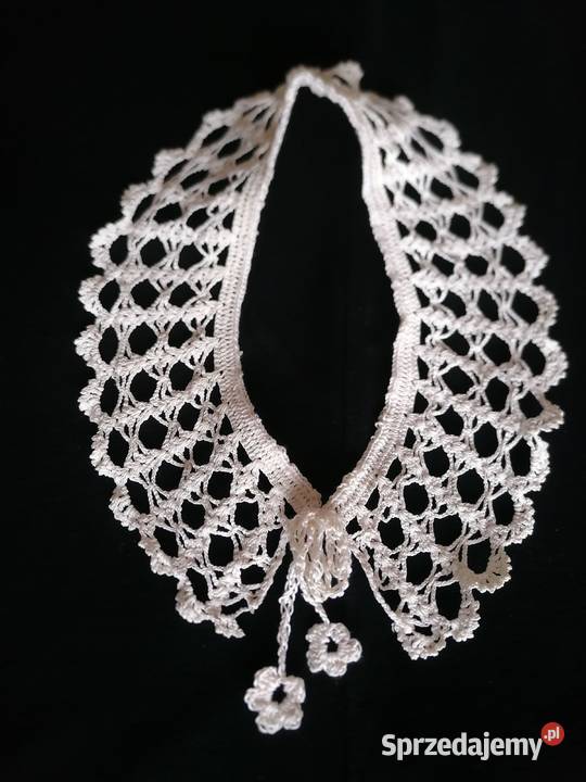 Kołnierzyk biały szydełkowy z niciRękodzieło