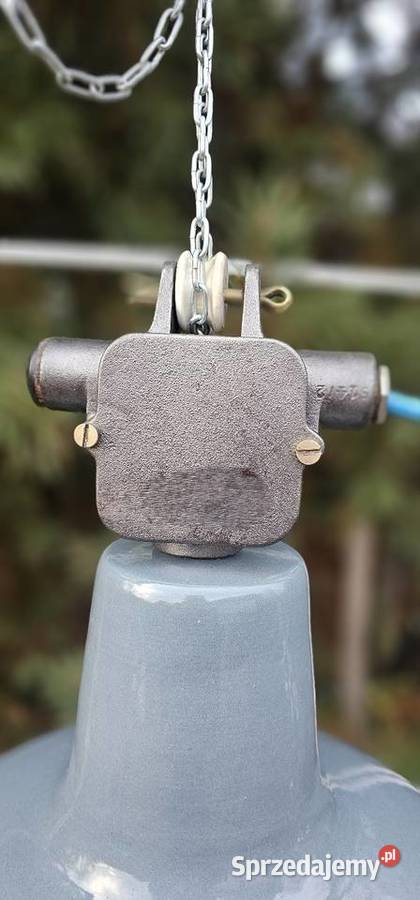 Lampa emaliowana indriustralna z lat 70tych Anielin