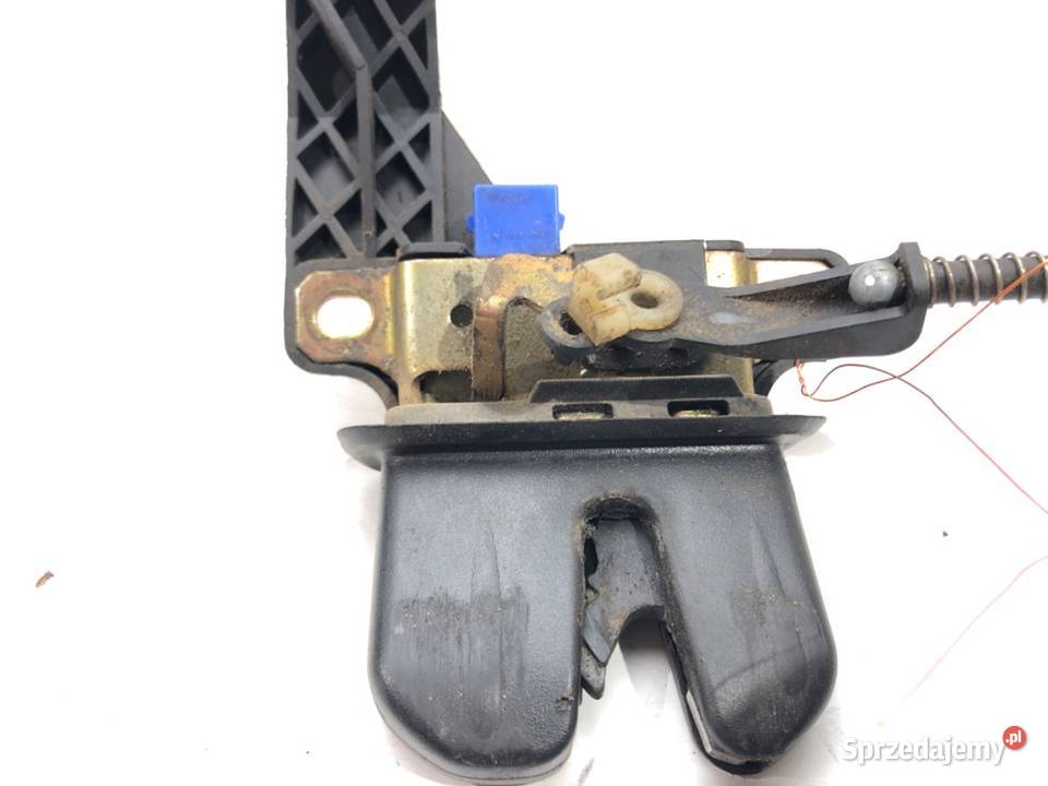 ZAMEK KLAPY TYŁ AUDI A4 B6 SedanLimuzyna