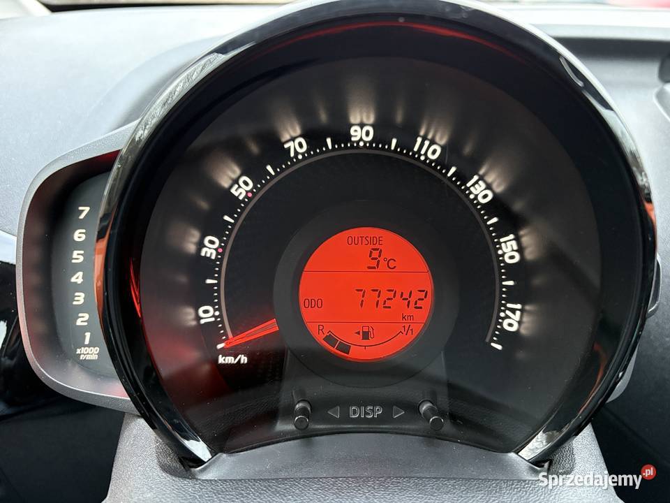 Salon BezwypKlima kamera cofaniaI właścicel Ledy sprzedam