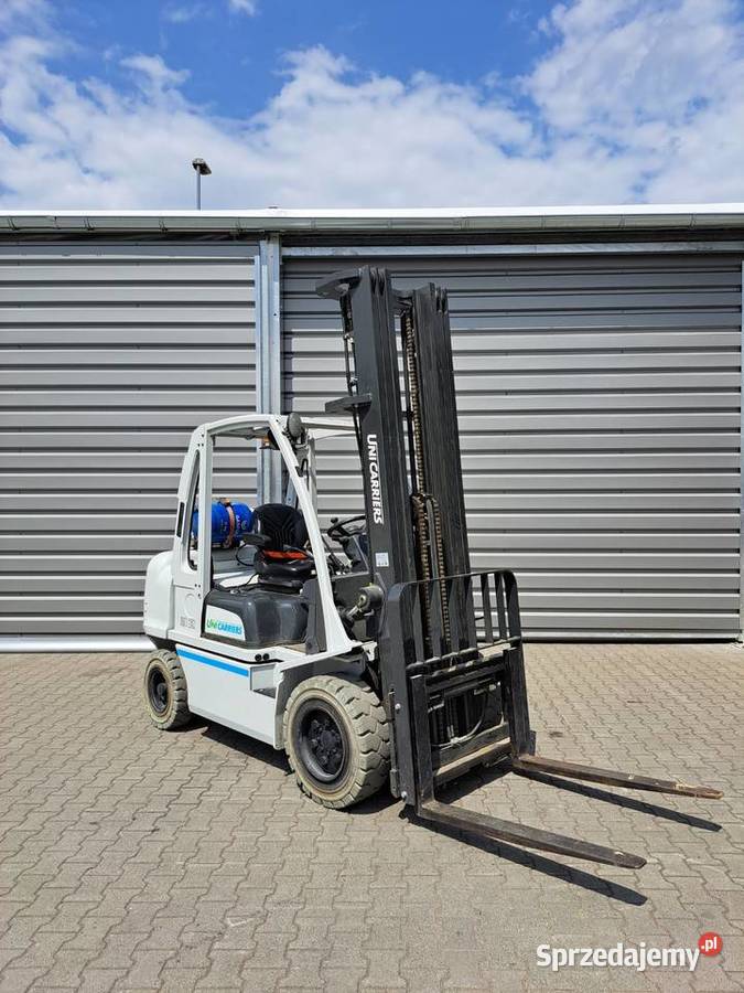 Czołowy wózek widłowy Unicarriers DX32 Poznań