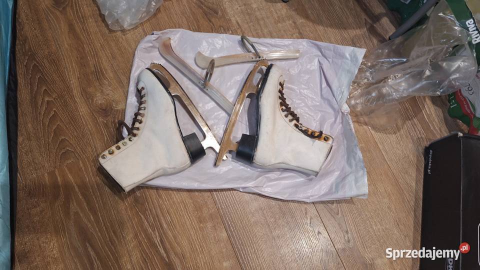 Łyżwy POLSPORT Piruet 23 703ochraniacze WESSA Sport i Wypoczynek