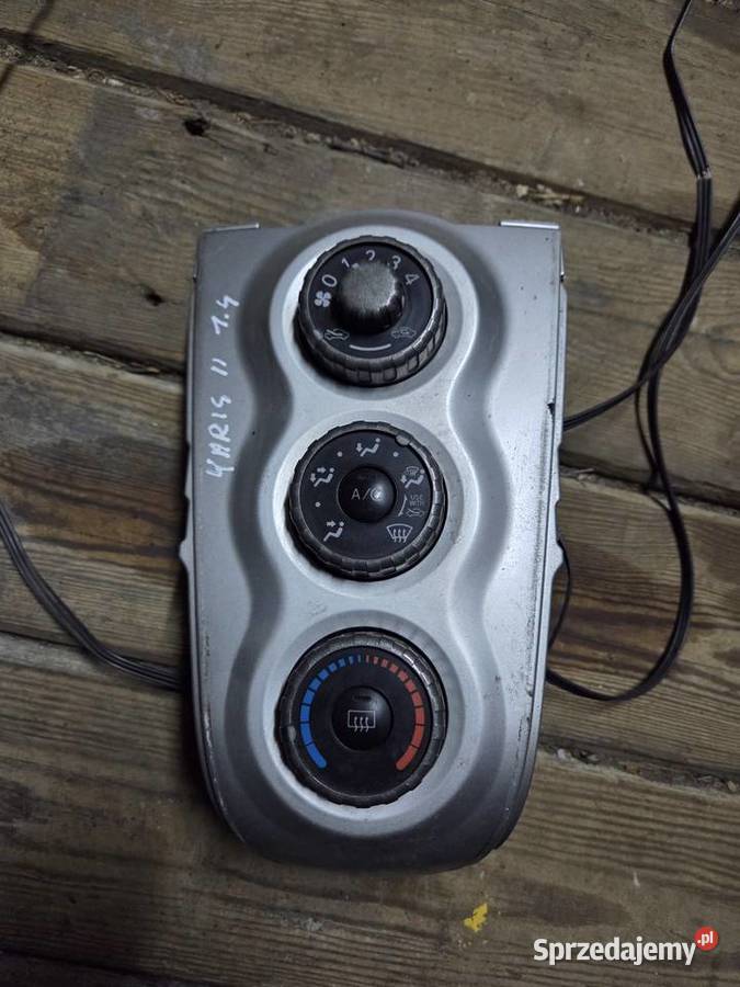 Panel sterowania klimatyzacji Toyota Yaris 2 mazowieckie