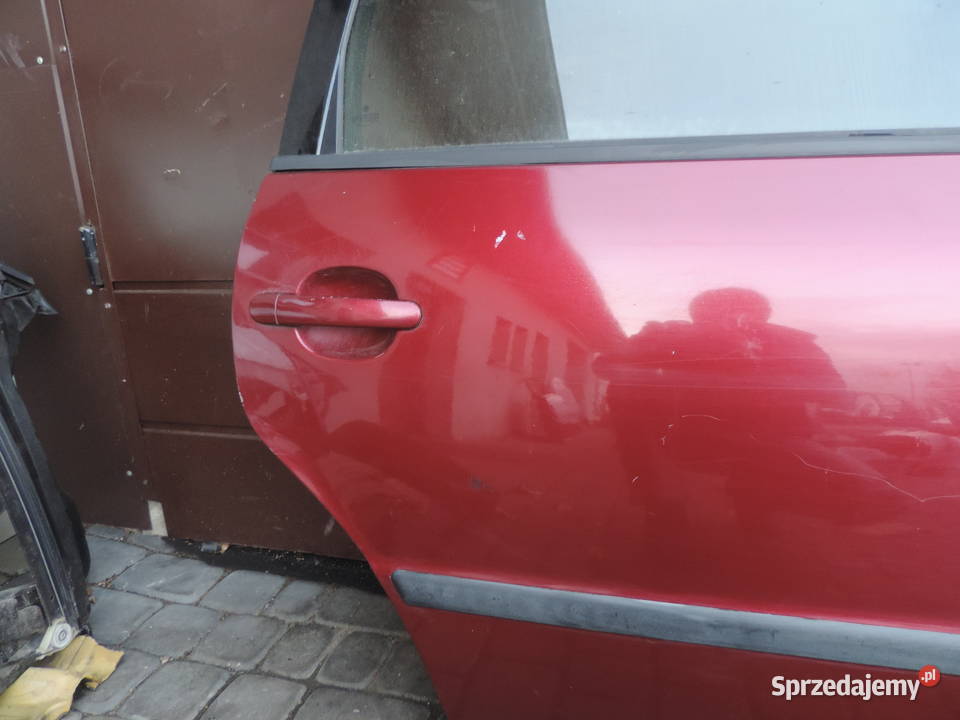 VW PASSAT B5 KOMBI DRZWI PRAWY TYŁ LB3Y Nowy Sącz