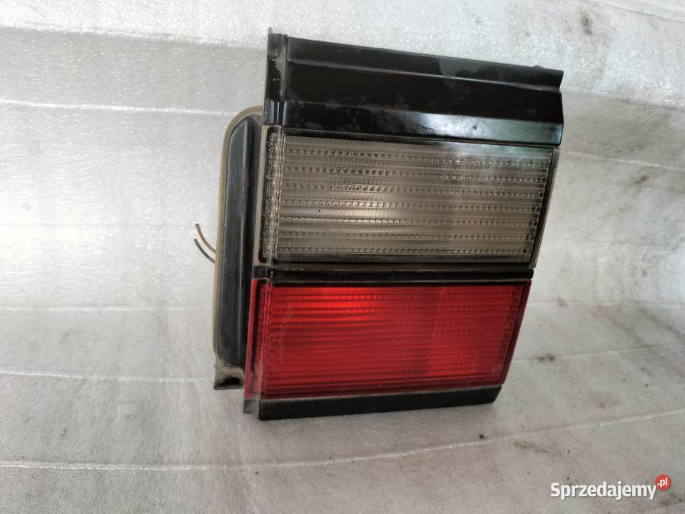 Lampa Prawa Tył VW Passat B3 357945108 Oświetlenie