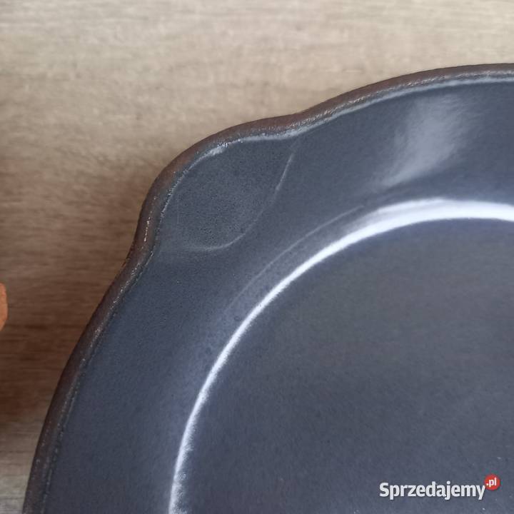 Żeliwna patelnia emaliowana marka Le CREUSET