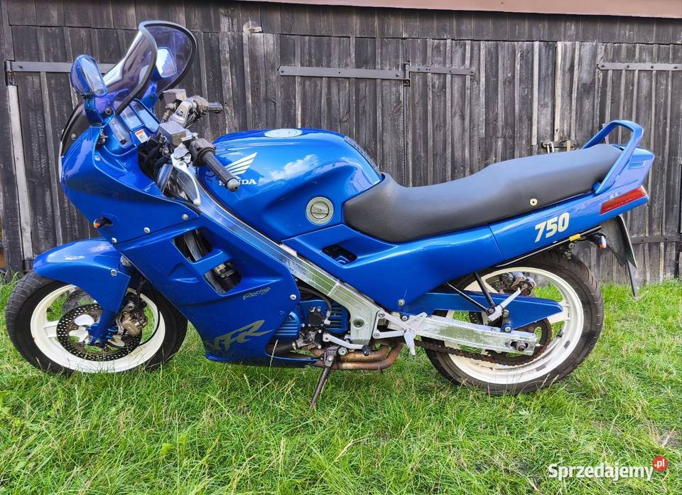 Honda VFR 750 F RC24 V4 1990r Brusy sprzedam