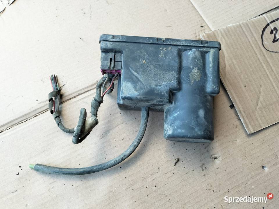 AUDI 80 B4 80B4 SEDAN POMPKA CENATRALNEGO ZAMKA osobowe Kamień-Kolonia