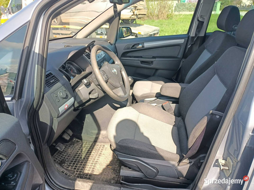 Opel Zafira Opel Zafira 16 05r 7OS B 20052011 Opel Tarnów