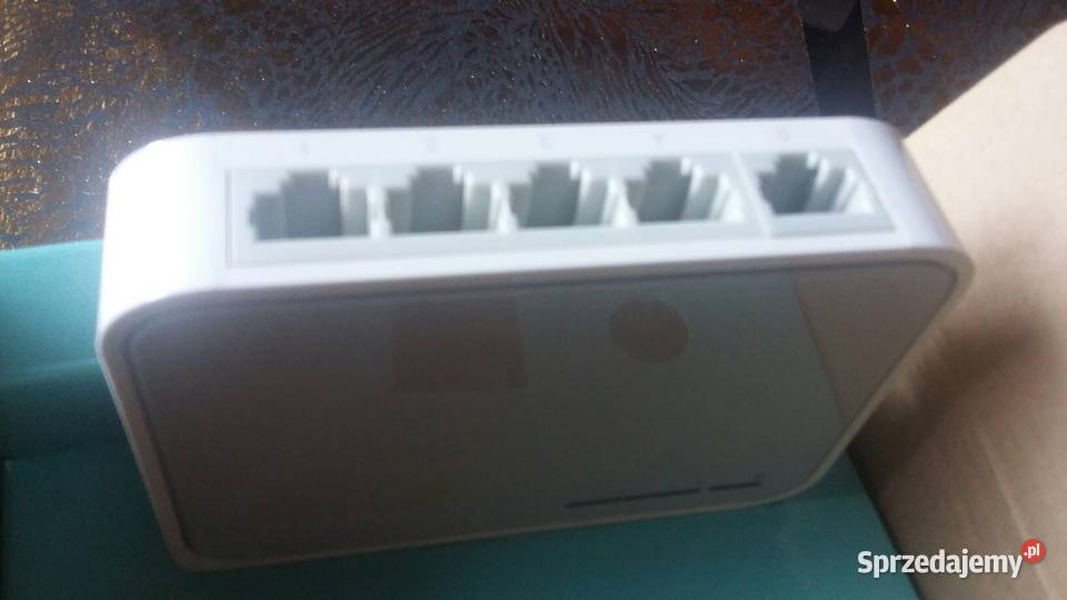 sprzedam switch tplink 5portowy TLSF1005D NOWY Z sprzedam
