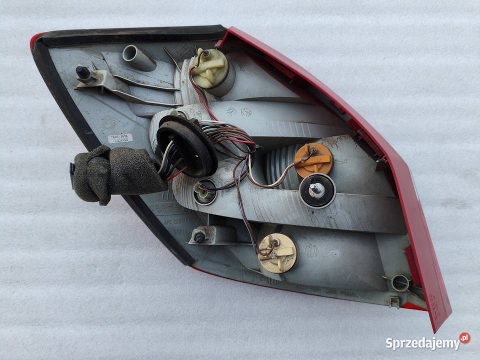 Lampa Prawy Tył Tylna Prawa Skoda Fabia II HB