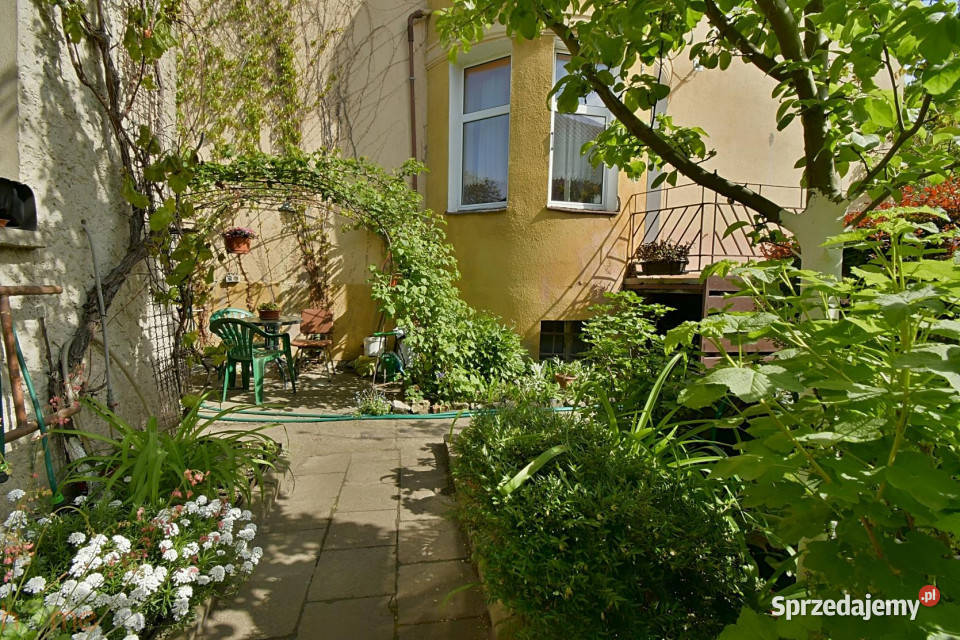 Dom wolnostojący 300m2 Wrocław Koreańska dachówka dolnośląskie